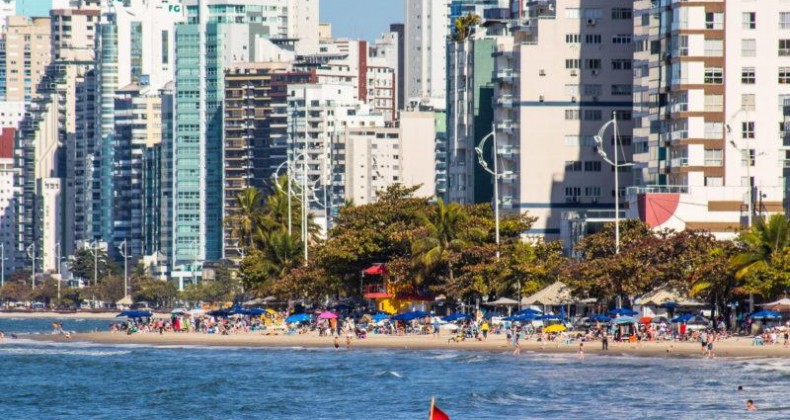 Alargamento de praia de Balneário Camboriú